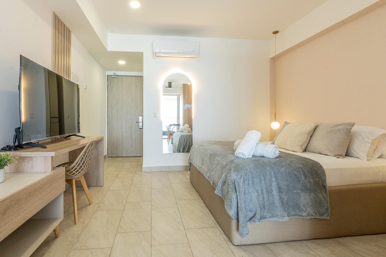 Panoramic Oceanview Loft Near & Airport Apartamento