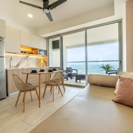 Panoramic Oceanview Loft Near & Airport * Cartagena