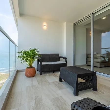 Panoramic Oceanview Loft Near & Airport Apartment Cartagena