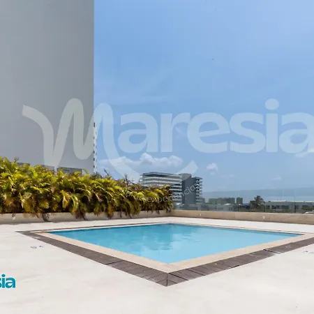 Panoramic Oceanview Loft Near & Airport Apartment *