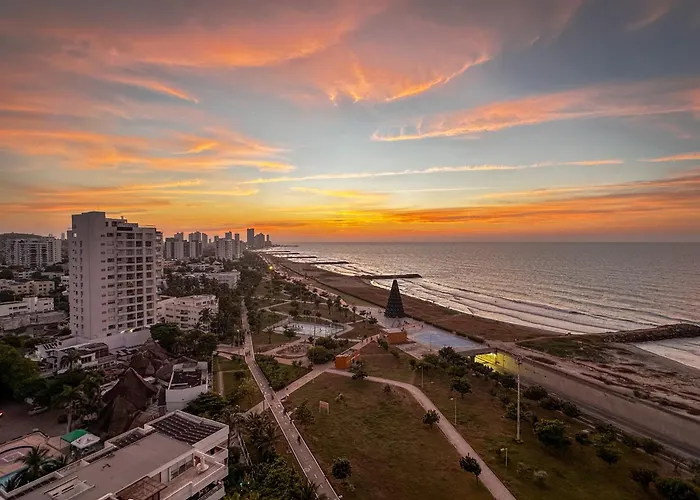 Panoramic Oceanview Loft Near Beach & Airport